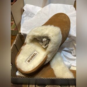 Sorel Women's Brown and Cream Slippers